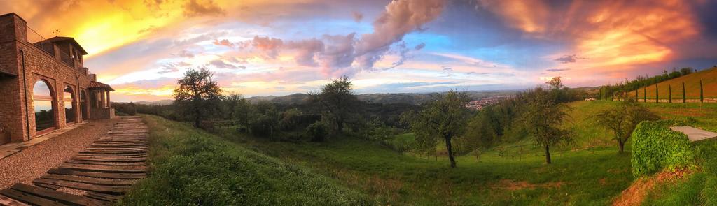 I Tre Poggi Dimora Di Charme Villa Canelli Bagian luar foto